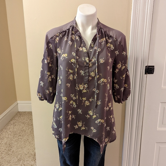 Lauren Conrad purple/gray floral blouse with buttons and tie. Size XS - Picture 2 of 9